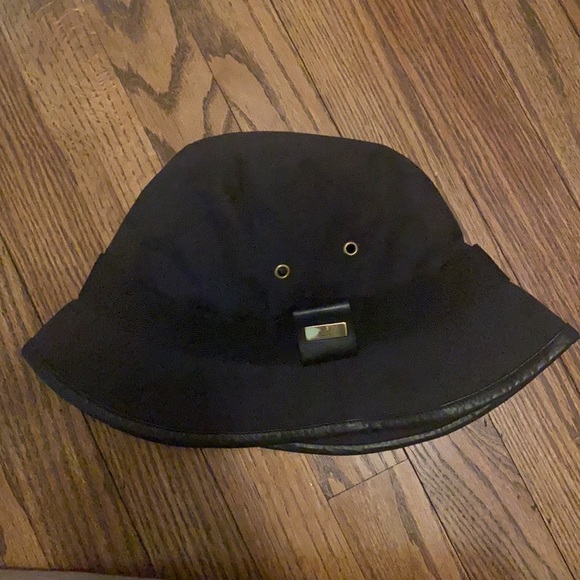 Gucci Logo Rain Hat - Picture 3 of 9
